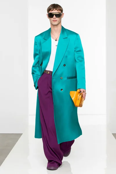 Look 17